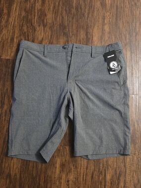 Volcom hybrid shorts, NWT Volcom Shorts, NWT Volcom Swim Trunks, NWT SIZE 36